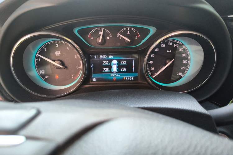 Used Buick Envision 2016 28T Four-Wheel Drive Luxury Model Odometer Close Up