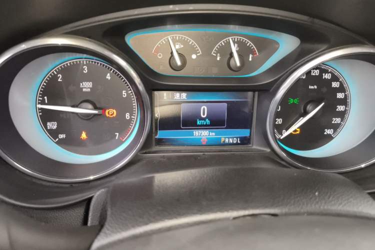 Used Buick Envision 2016 20T Two-Wheel-Drive Elite Model Odometer Close Up
