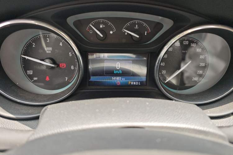 Used Buick Envision 2016 20T Two-Wheel-Drive Elite Model Odometer Close Up