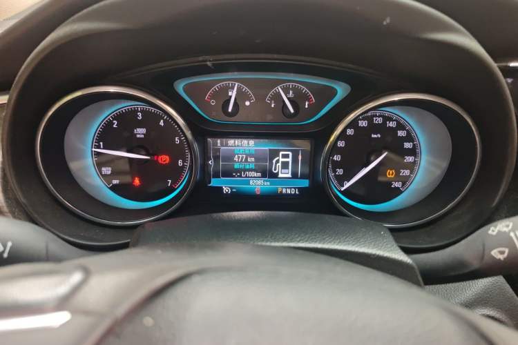 Used Buick Envision 2016 20T Two-Wheel-Drive Elite Model Odometer Close Up
