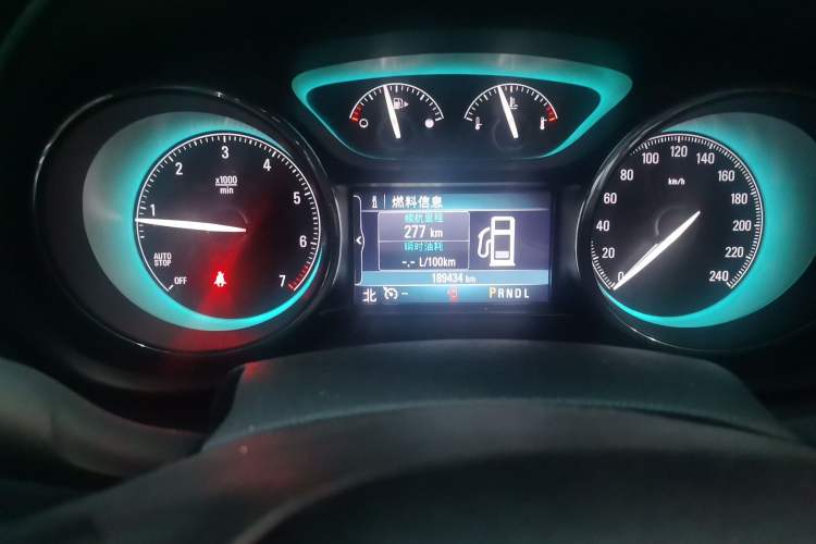 Used Buick Envision 2016 28T Four-Wheel Drive Elite Version Odometer Close Up