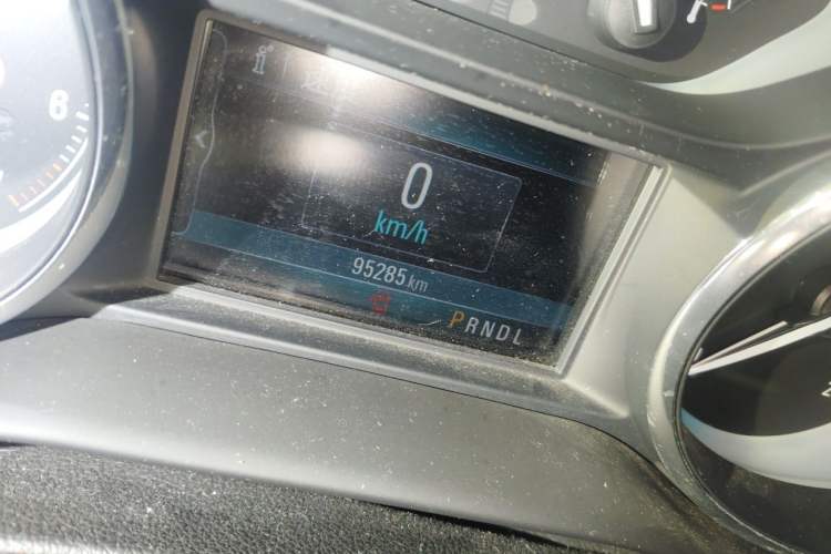 Used Buick Envision 2016 20T Two-Wheel-Drive Elite Model Odometer Close Up