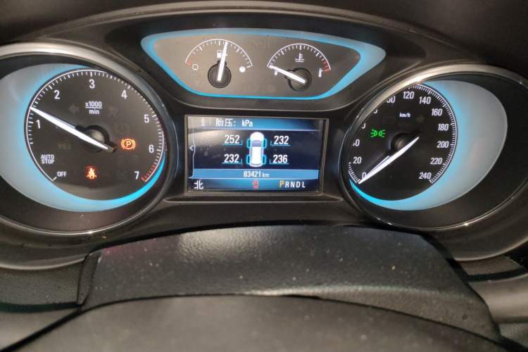 Used Buick Envision 2016 28T Four-Wheel Drive Luxury Model Odometer Close Up