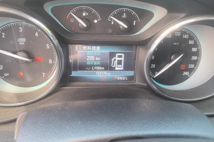 Used Buick Envision 2016 20T Two-Wheel Drive Leading Version Odometer Close Up