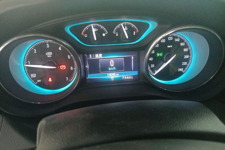Used Buick Envision 2016 20T Two-Wheel Drive Leading Version Odometer Close Up