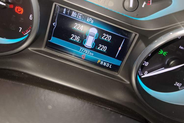 Used Buick Envision 2016 20T Two-Wheel Drive Leading Version Odometer Close Up