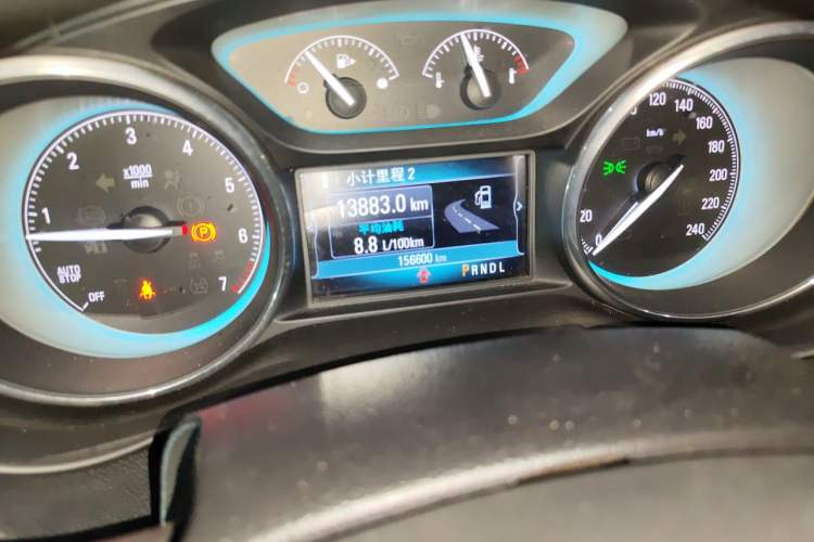 Used Buick Envision 2016 20T Two-Wheel-Drive Elite Model Odometer Close Up