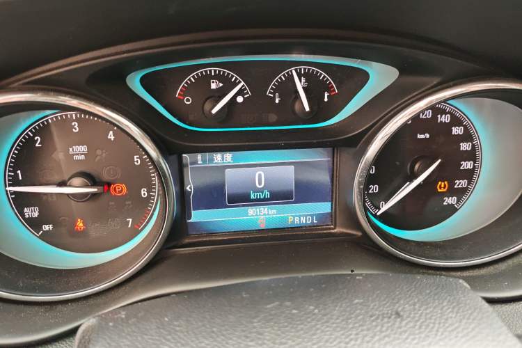 Used Buick Envision 2016 20T Two-Wheel-Drive Elite Model Odometer Close Up