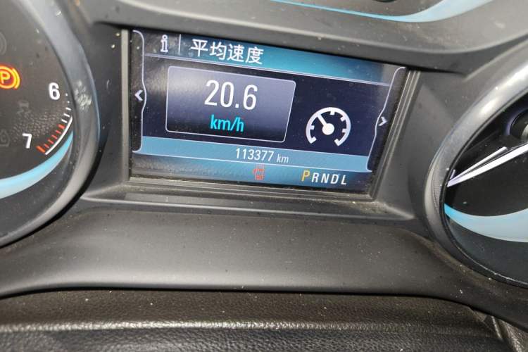 Used Buick Envision 2016 20T Two-Wheel-Drive Elite Model Odometer Close Up