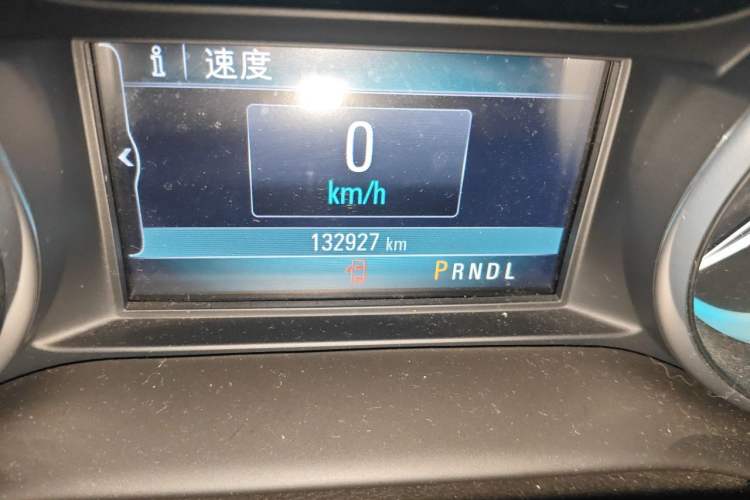 Used Buick Envision 2016 20T Two-Wheel-Drive Elite Model Odometer Close Up