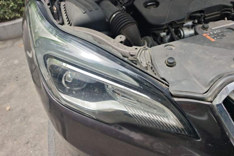 Used Buick Envision 2016 20T Two-Wheel-Drive Elite Model Right Front Headlight