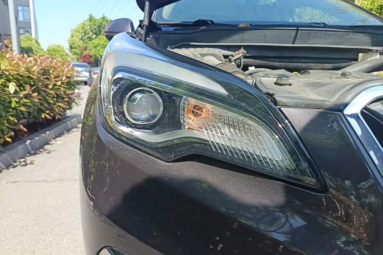 Used Buick Envision 2016 20T Two-Wheel-Drive Elite Model Right Front Headlight