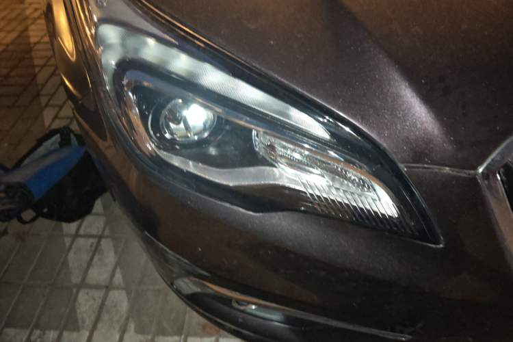 Used Buick Envision 2016 20T Two-Wheel-Drive Elite Model Right Front Headlight