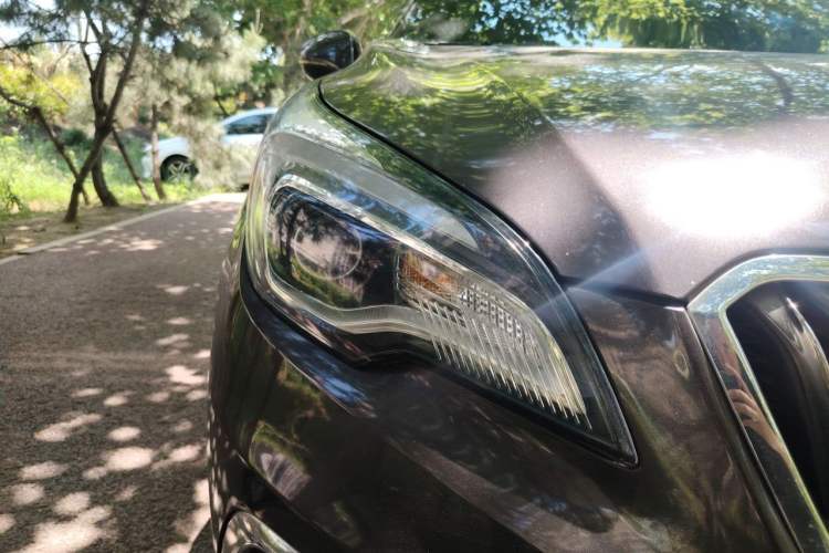 Used Buick Envision 2016 20T Two-Wheel-Drive Elite Model Right Front Headlight