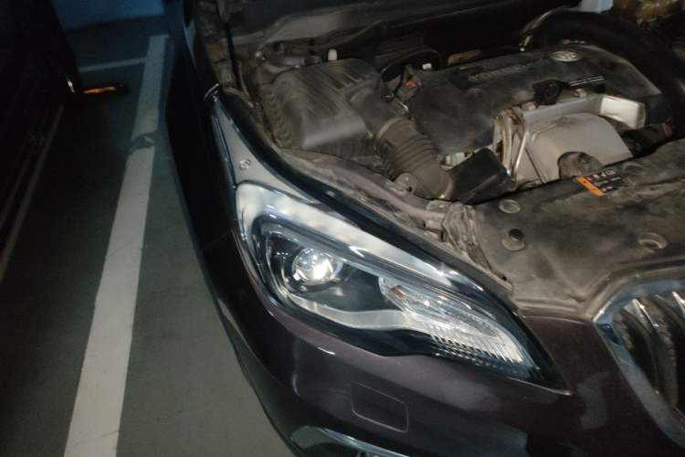 Used Buick Envision 2016 28T Four-Wheel Drive Elite Version Right Front Headlight