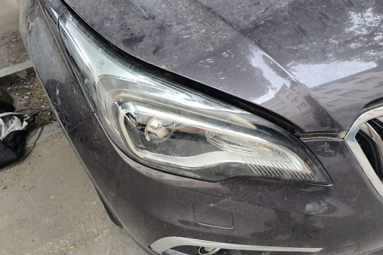 Used Buick Envision 2016 28T Four-Wheel Drive Elite Version Right Front Headlight