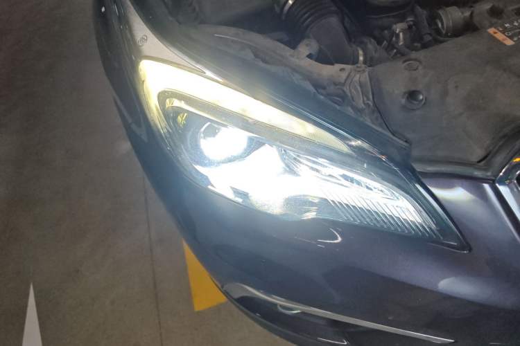 Used Buick Envision 2016 20T Two-Wheel Drive Leading Version Right Front Headlight