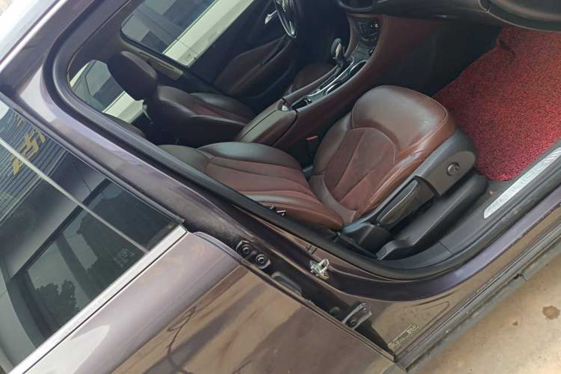 Used Buick Envision 2016 20T Two-Wheel-Drive Elite Model Right Front Seat