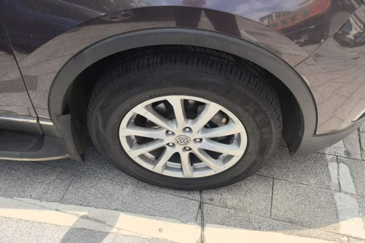 Used Buick Envision 2016 20T Two-Wheel-Drive Elite Model Right Front Wheel Hub