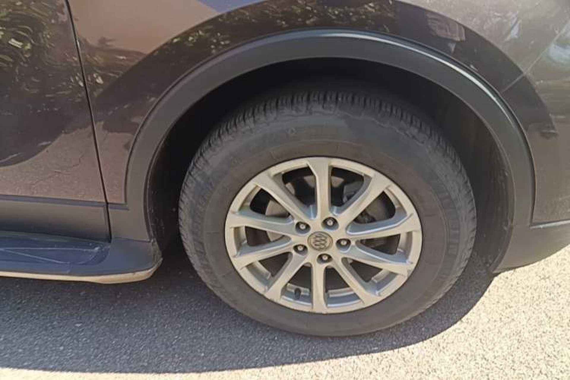 Used Buick Envision 2016 20T Two-Wheel-Drive Elite Model Right Front Wheel Hub