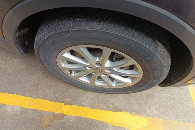 Used Buick Envision 2016 20T Two-Wheel Drive Leading Version Right Front Wheel Hub