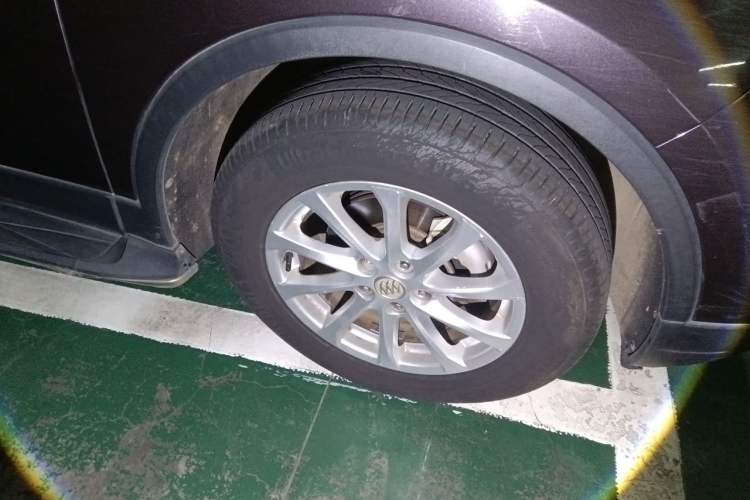 Used Buick Envision 2016 20T Two-Wheel-Drive Elite Model Right Front Wheel Hub