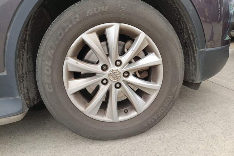 Used Buick Envision 2016 28T Four-Wheel Drive Luxury Model Right Front Wheel Hub