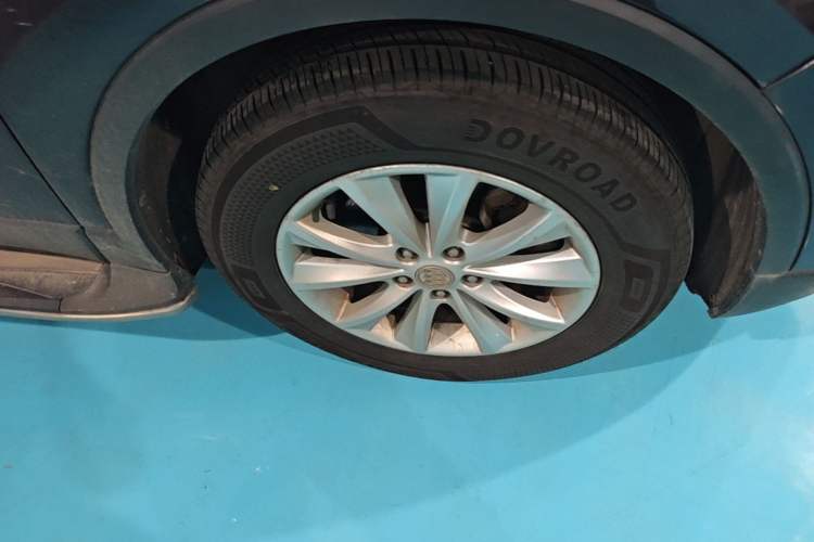 Used Buick Envision 2016 28T Four-Wheel Drive Luxury Model Right Front Wheel Hub