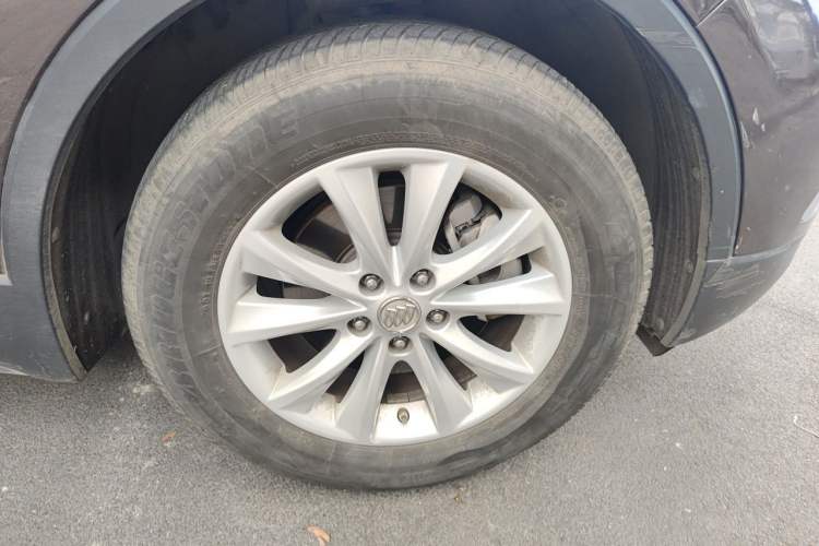 Used Buick Envision 2016 28T Four-Wheel Drive Elite Version Right Front Wheel Hub