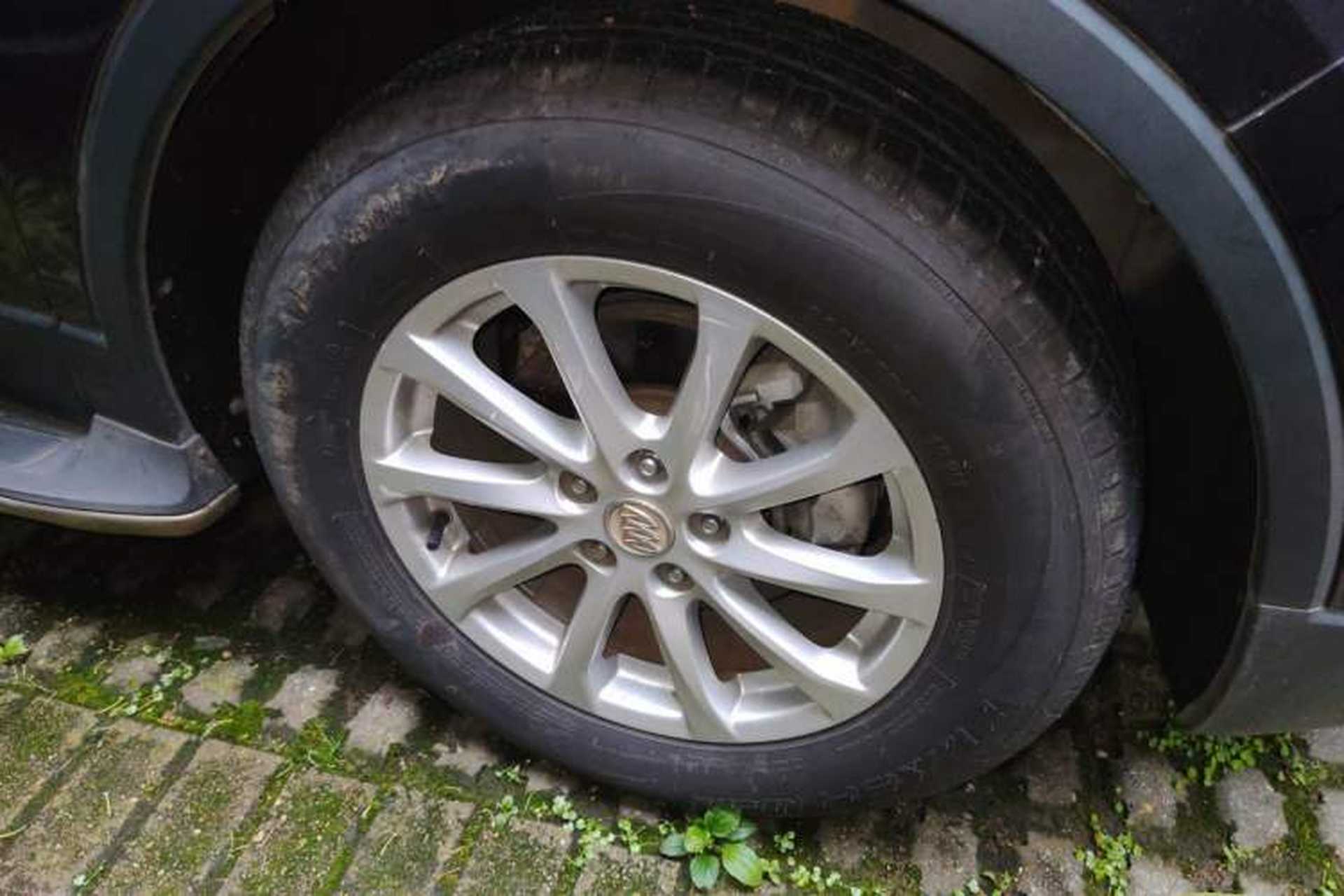 Used Buick Envision 2016 20T Two-Wheel-Drive Elite Model Right Front Wheel Hub