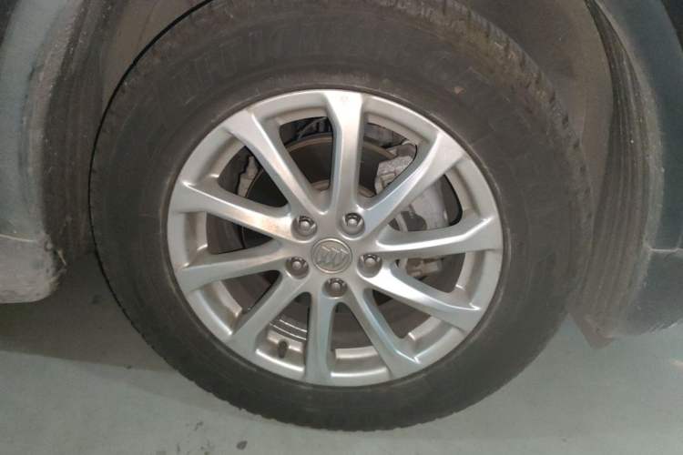 Used Buick Envision 2016 20T Two-Wheel-Drive Elite Model Right Front Wheel Hub