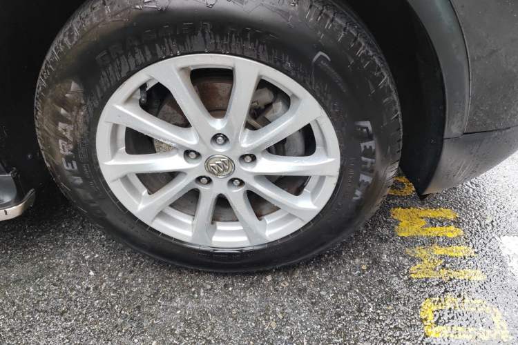 Used Buick Envision 2016 20T Two-Wheel-Drive Elite Model Right Front Wheel Hub