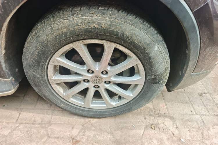 Used Buick Envision 2016 20T Two-Wheel-Drive Elite Model Right Front Wheel Hub