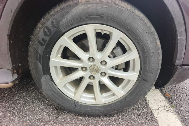 Used Buick Envision 2016 20T Two-Wheel Drive Leading Version Right Front Wheel Hub