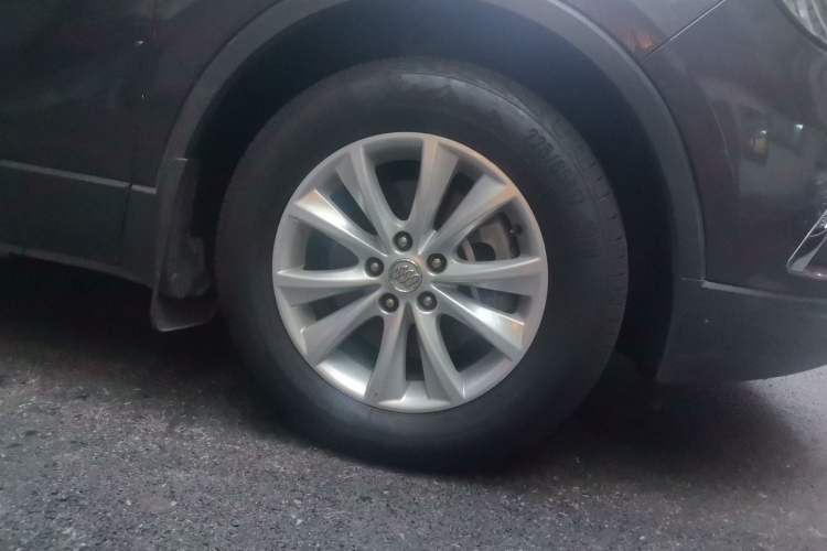 Used Buick Envision 2016 28T Four-Wheel Drive Elite Version Right Front Wheel Hub