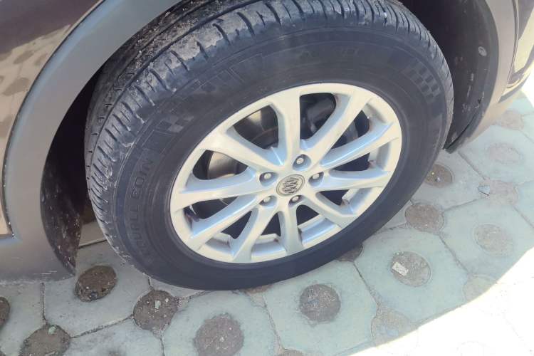 Used Buick Envision 2016 20T Two-Wheel Drive Leading Version Right Front Wheel Hub