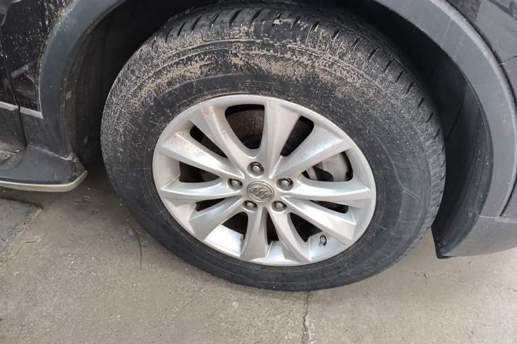 Used Buick Envision 2016 28T Four-Wheel Drive Elite Version Right Front Wheel Hub