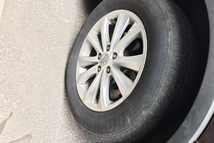 Used Buick Envision 2016 28T Four-Wheel Drive Luxury Model Right Front Wheel Hub