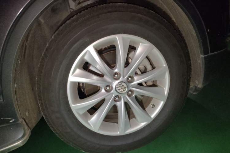Used Buick Envision 2016 28T Four-Wheel Drive Luxury Model Right Front Wheel Hub