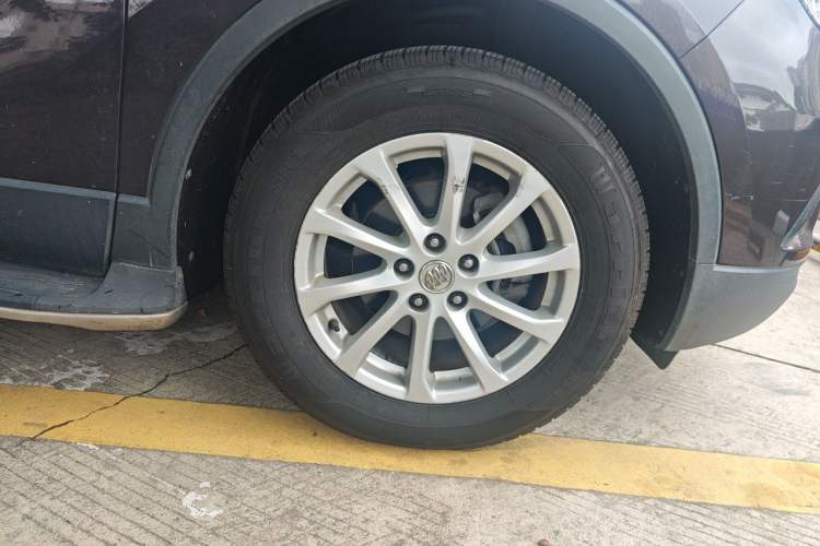 Used Buick Envision 2016 20T Two-Wheel Drive Leading Version Right Front Wheel Hub