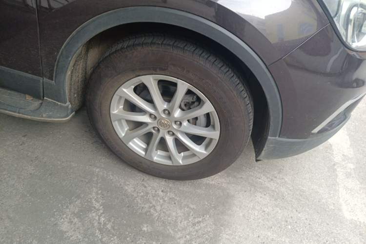 Used Buick Envision 2016 20T Two-Wheel Drive Leading Version Right Front Wheel Hub