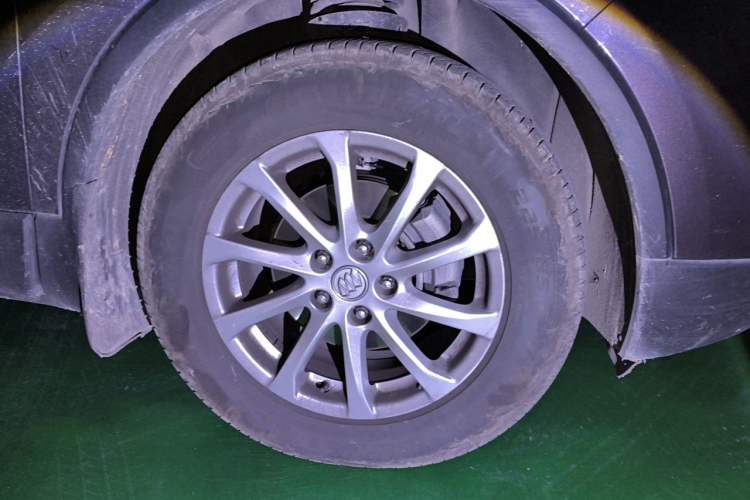 Used Buick Envision 2016 20T Two-Wheel Drive Leading Version Right Front Wheel Hub
