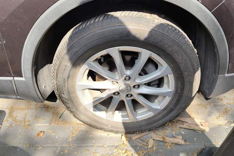 Used Buick Envision 2016 20T Two-Wheel-Drive Elite Model Right Front Wheel Hub