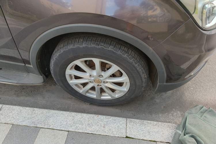 Used Buick Envision 2016 20T Two-Wheel-Drive Elite Model Right Front Wheel Hub