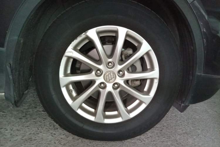 Used Buick Envision 2016 20T Two-Wheel Drive Leading Version Right Front Wheel Hub