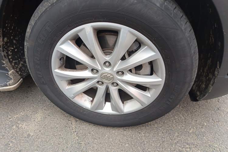 Used Buick Envision 2016 28T Four-Wheel Drive Elite Version Right Front Wheel Hub