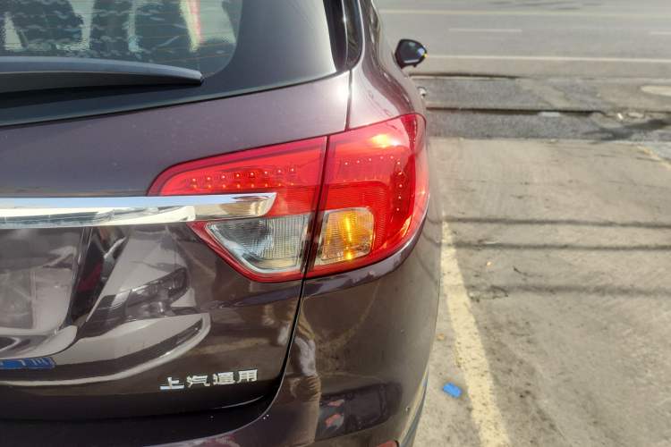 Used Buick Envision 2016 20T Two-Wheel Drive Leading Version Right Rear Taillight