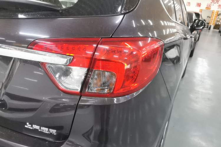 Used Buick Envision 2016 28T Four-Wheel Drive Elite Version Right Rear Taillight