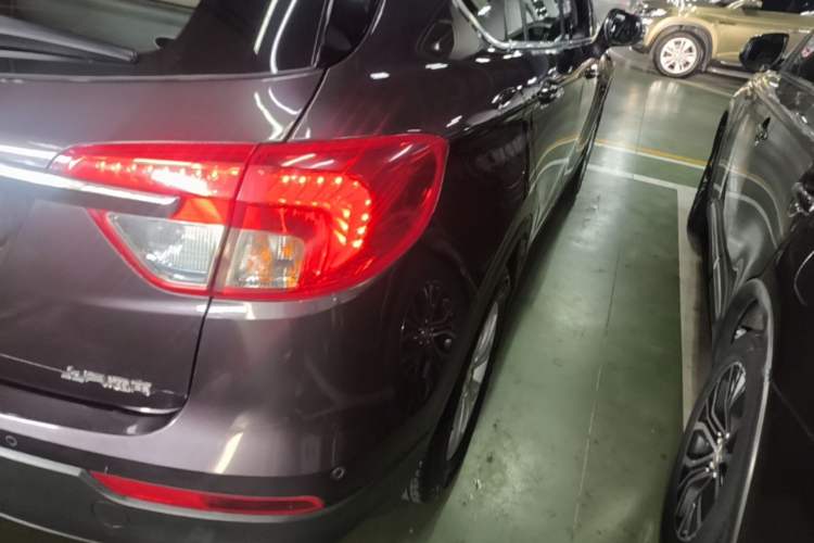 Used Buick Envision 2016 28T Four-Wheel Drive Elite Version Right Rear Taillight