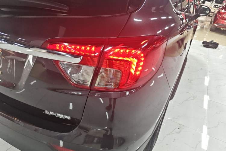 Used Buick Envision 2016 28T Four-Wheel Drive Elite Version Right Rear Taillight